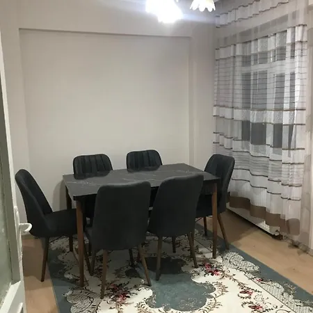 Vintage Square In Zeytinburnu Apartment